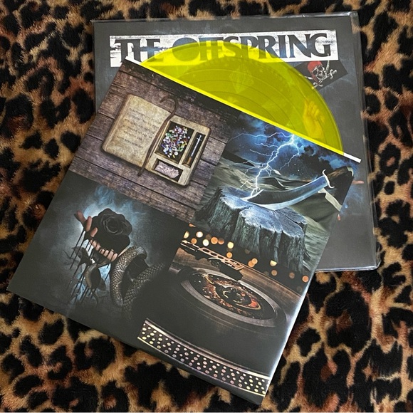 💛 The Offspring Let The Bad Time Roll 2021 LP YELLOW Color Vinyl Punk Rock - Picture 1 of 4